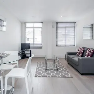 Appartement Roomspace Serviced Apartments - River House